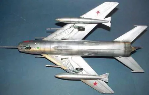 Trumpeter MiG-19 S Farmer C – 1:48 repülőgép makett