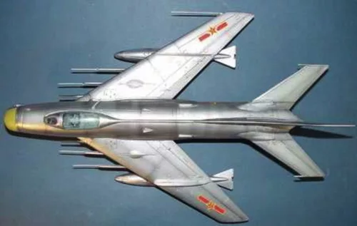 Trumpeter MiG-19 PM Farmer E – 1:48 repülőgép makett