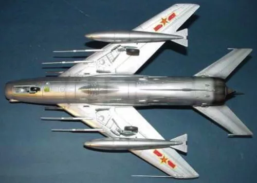 Trumpeter MiG-19 PM Farmer E – 1:48 repülőgép makett