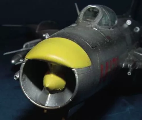 Trumpeter MiG-19 PM Farmer E – 1:48 repülőgép makett