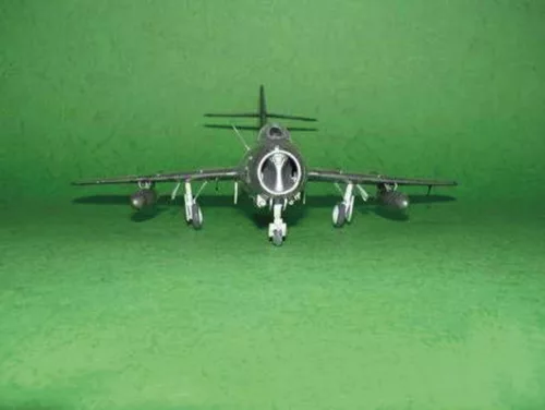 Trumpeter MiG-15 bis Fagot – 1:48 repülőgép makett
