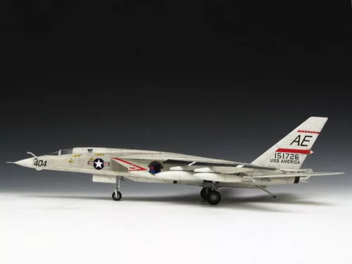 Trumpeter North American RA-5C Vigilante – 1:48 repülőgép makett