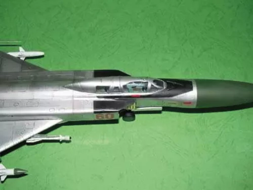 Trumpeter Sukhoi Su-15 UM Flagon F – 1:48 repülőgép makett