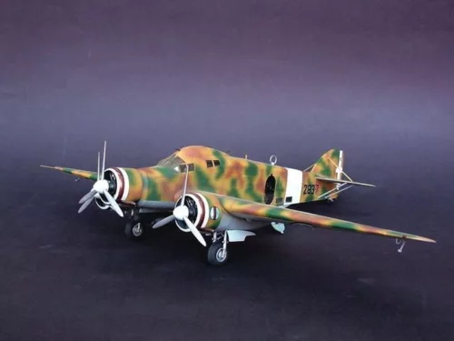 Trumpeter Savoia Marchetti SM-79 II Sparviero – 1:48 repülőgép makett