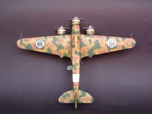 Trumpeter Savoia Marchetti SM-79 II Sparviero – 1:48 repülőgép makett
