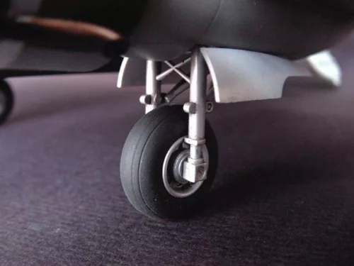Trumpeter Savoia Marchetti SM-79 II Sparviero – 1:48 repülőgép makett