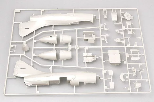 Trumpeter F9F-2 Panther – amerikai haditengerészeti változat – 1:48 repülőgép makett