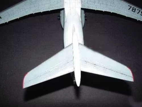 Trumpeter Iljushin Il-76 Candid szállító repülőgép – 1:144 repülőgép makett