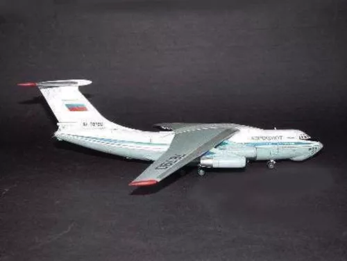 Trumpeter Iljushin Il-76 Candid szállító repülőgép – 1:144 repülőgép makett