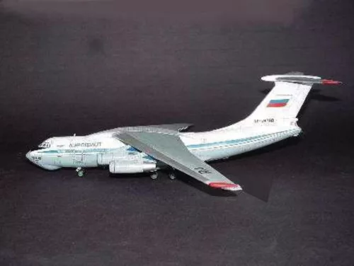 Trumpeter Iljushin Il-76 Candid szállító repülőgép – 1:144 repülőgép makett