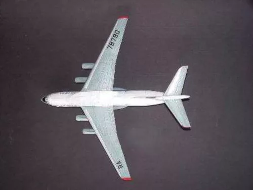 Trumpeter Iljushin Il-76 Candid szállító repülőgép – 1:144 repülőgép makett
