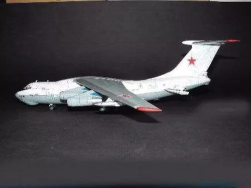 Trumpeter Iljushin IL-78 Midas – 1:144 repülőgép makett