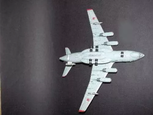 Trumpeter Iljushin IL-78 Midas – 1:144 repülőgép makett