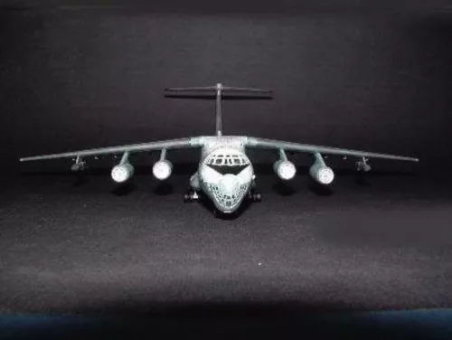 Trumpeter Iljushin IL-78 Midas – 1:144 repülőgép makett