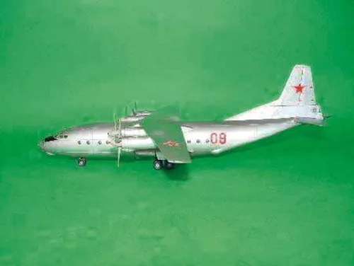 Trumpeter Antonov An-12 BK Cub – 1:100 repülőgép makett