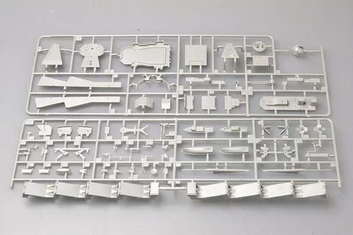 Trumpeter orosz Varyag rakétás cirkáló – 1:350 hajómakett