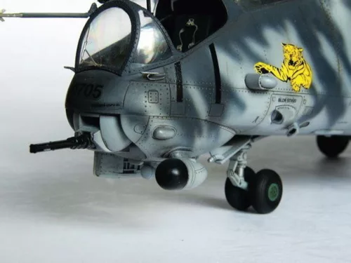 Trumpeter Mil Mi-24 V Hind-E – 1:35 helikopter makett