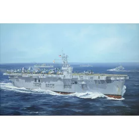  Trumpeter USS CVE-26 Sangamon – 1:350 repülőgép-hordozó makett