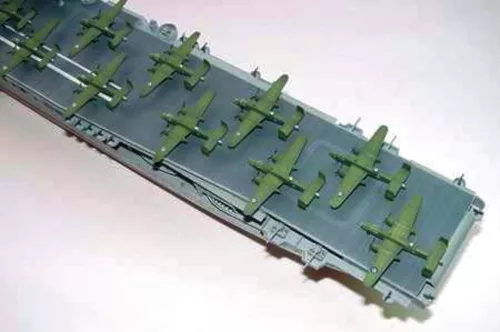 Trumpeter USS Hornet CV 8 – 1:350 repülőgép-hordozó makett