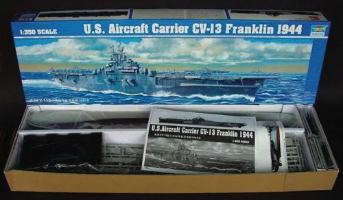 Trumpeter USS CV-13 Franklin – 1:350 repülőgép-hordozó makett