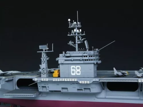 Trumpeter USS Nimitz CVN-68 1975 – 1:350 repülőgép-hordozó makett