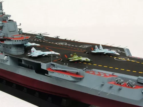 Trumpeter USSR AC Admiral Kuznetsov – 1:350 repülőgép-hordozó makett