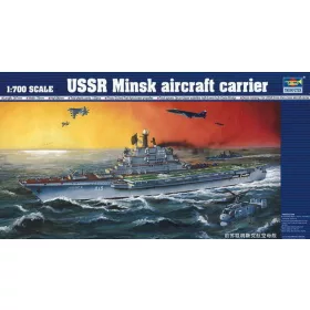   Trumpeter szovjet Minsk – 1:700 repülőgép-hordozó makett
