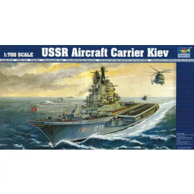 Trumpeter USSR Kiev – 1:700 repülőgép-hordozó makett