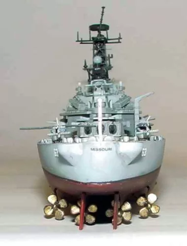 Trumpeter csatahajó USS Missouri BB-63 1991 – 1:700 hajómakett