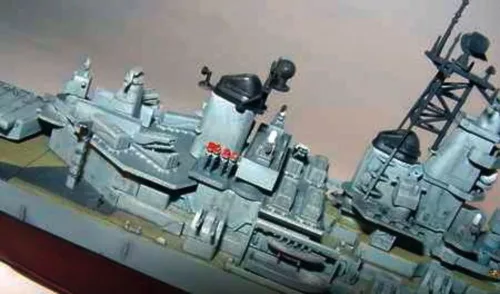 Trumpeter csatahajó USS Wisconsin BB-64 1991 – 1:700 hajómakett