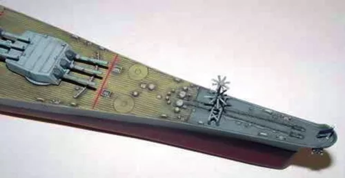 Trumpeter csatahajó USS Wisconsin BB-64 1991 – 1:700 hajómakett