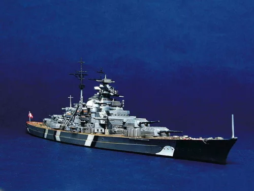 Trumpeter csatahajó Bismarck 1941 – 1:700 hajómakett