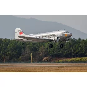 Trumpeter DC-3 – 1:48 repülőgép makett