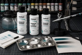 Vallejo Airbrush Thinner, Flow Improver és Cleaner – melyiket mikor használd?