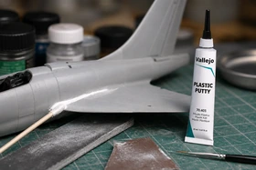 Vallejo Plastic Putty használata – rések és illesztések javítása maketteken