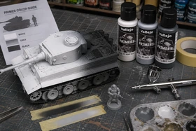 Vallejo Surface Primer használata – alapozás makettekhez és figurákhoz