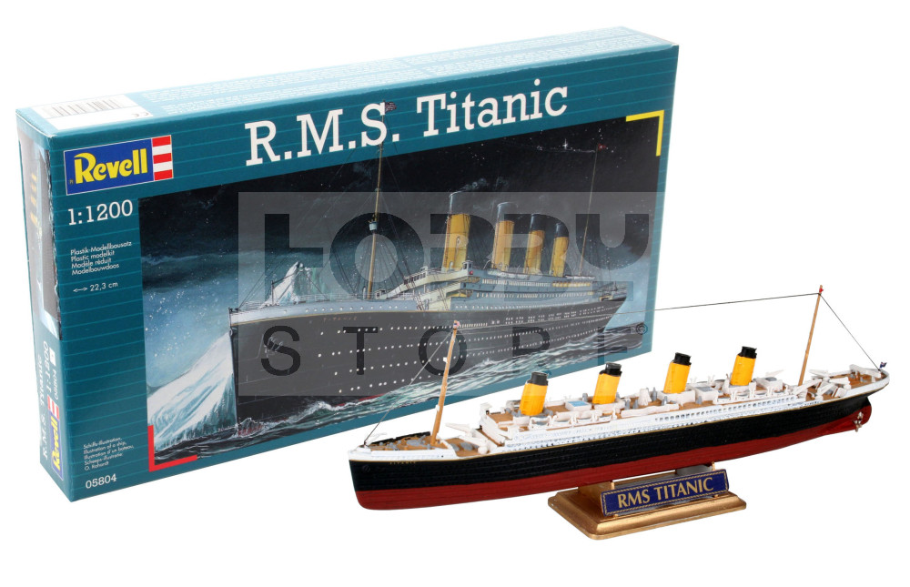 Revell - R.M.S. Titanic 1:1200 hajó makett 05804R
